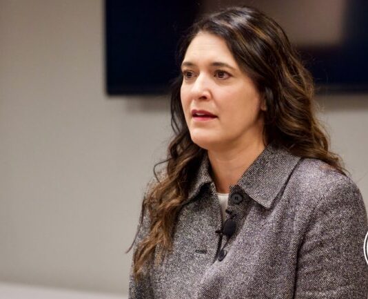 Stephanie Bice loiters in Washington, lamely following Republican leaders