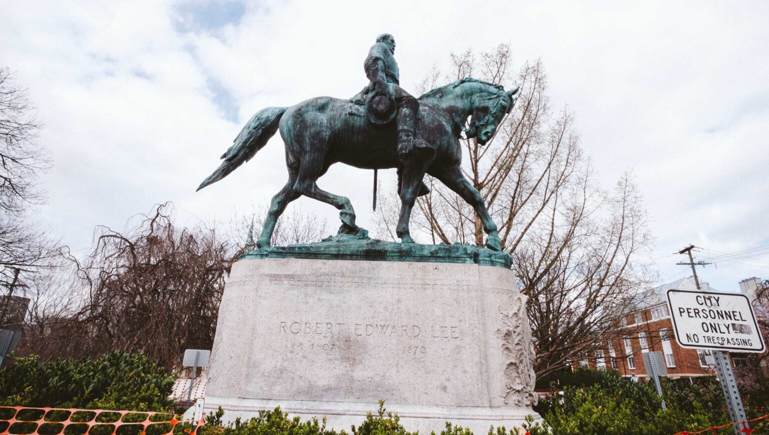 WATCH Robert E. Lee statue taken down in Charlottesville Oklahoma News